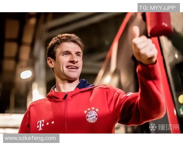 经典足球收藏品 传奇射手穆勒精美摆件独具纪念价值